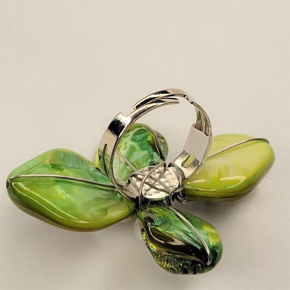 Green Shell with Freshwater Pearl Bead Asymmetric Flower Adjustable Ring - Picture 7 of 16
